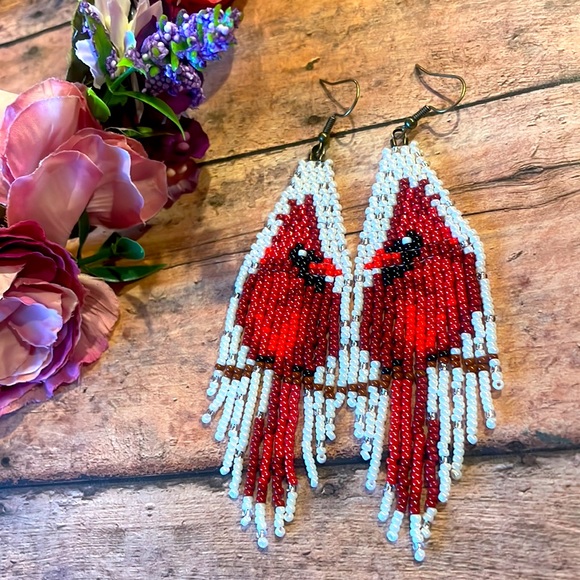 Red Cardinal birds in white - Picture 3 of 6